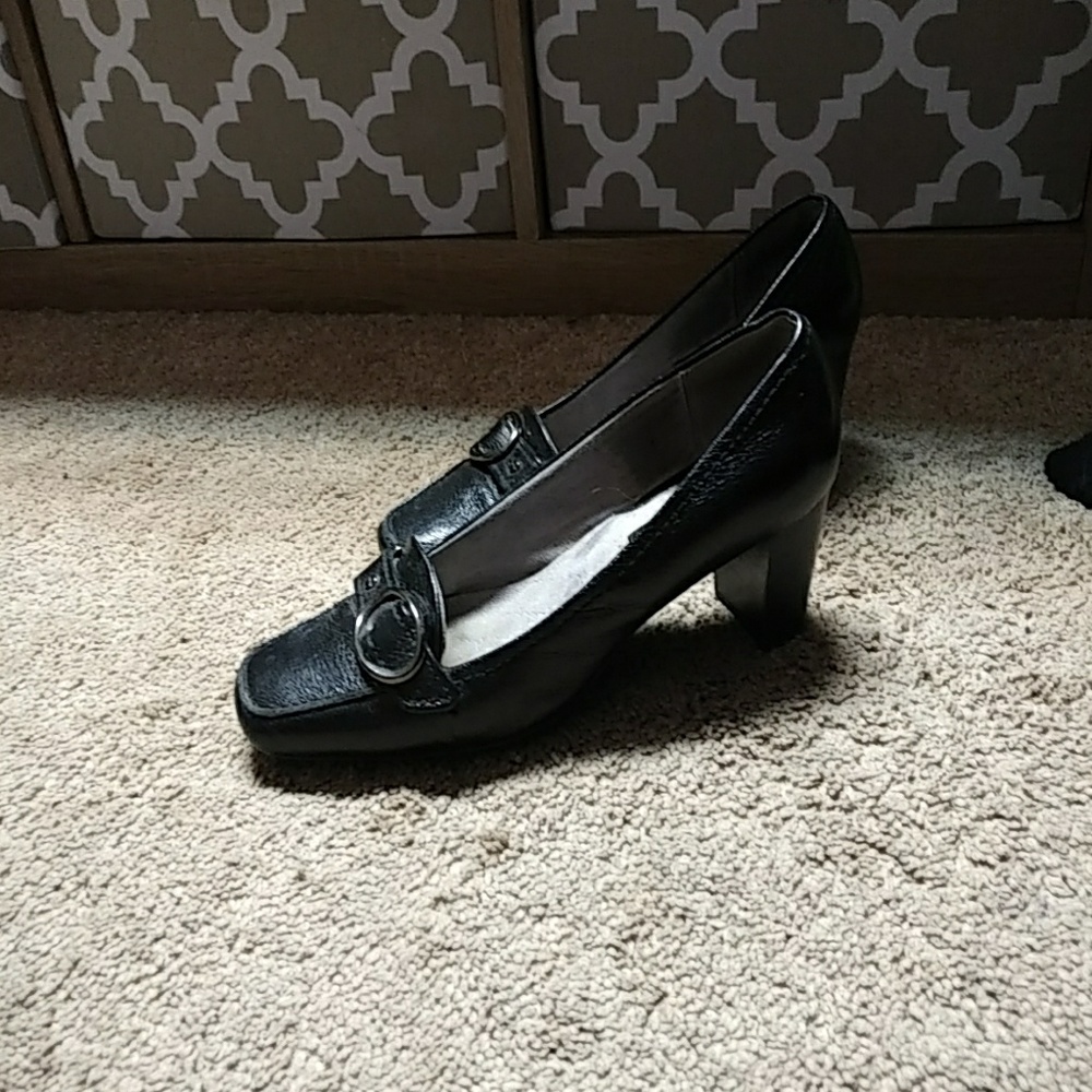 High heel business shoes